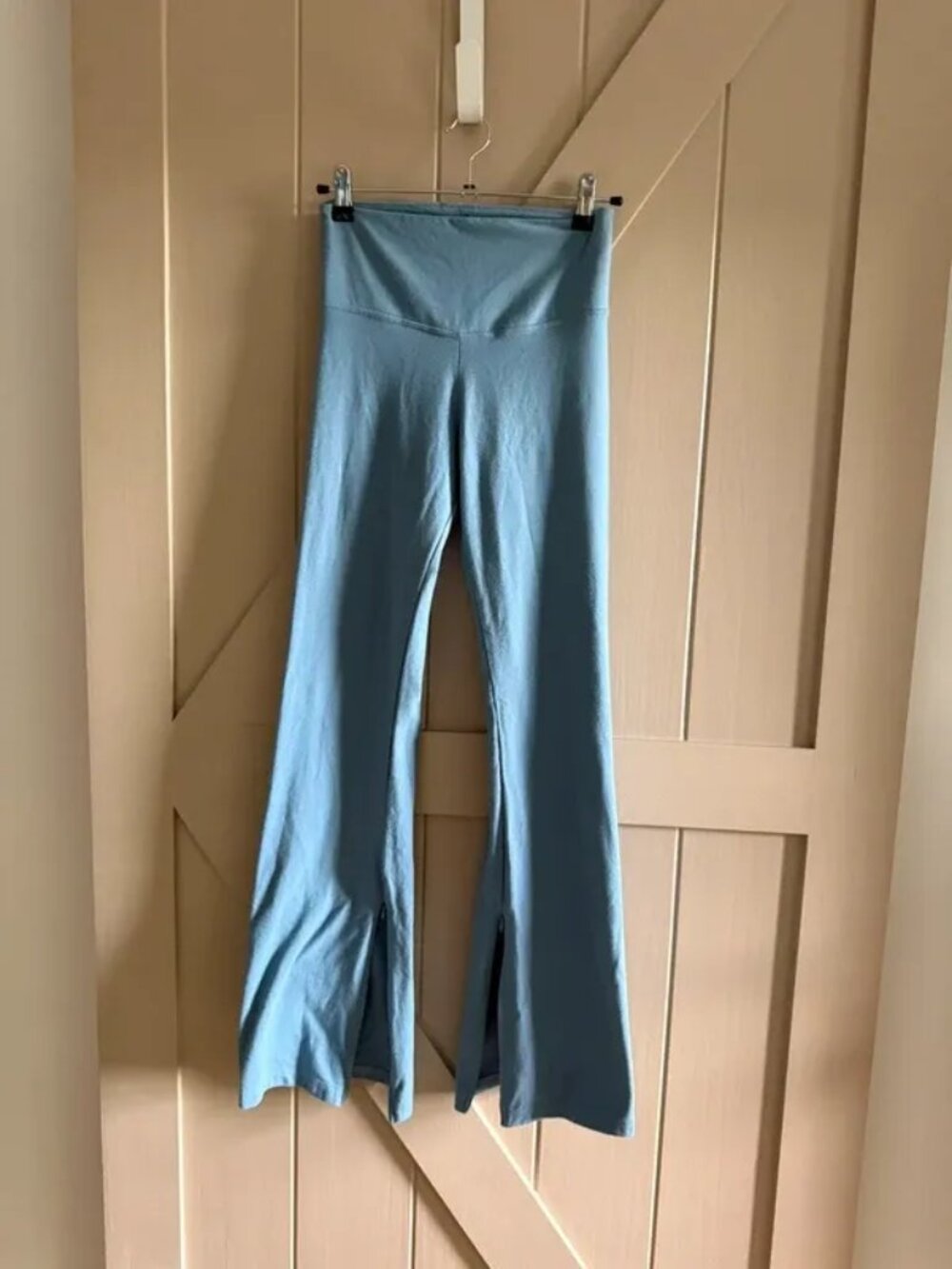 Victoria secret dusty iris blue zipper front flare yoga pants size small